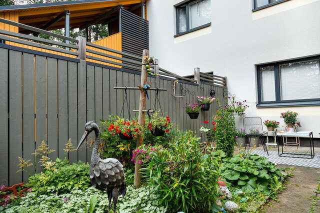 Neulamaki Garden and visible changes to the original facade.