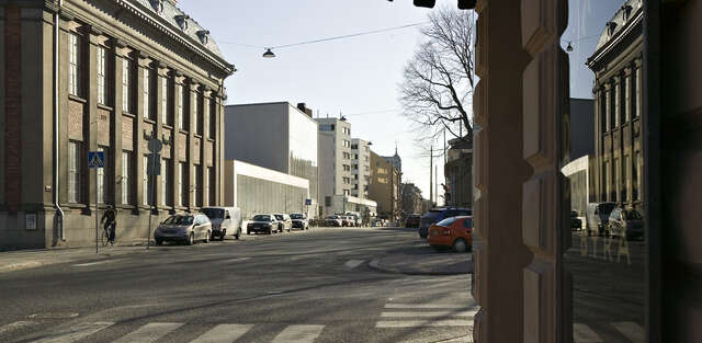 Street view of the library.