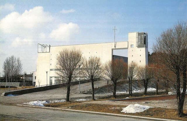 Southeast elevation of Hämeenkylä Church