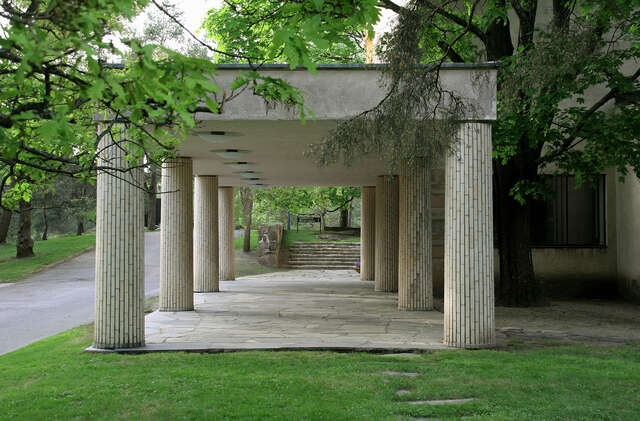Entrance colonnade to the chapel.