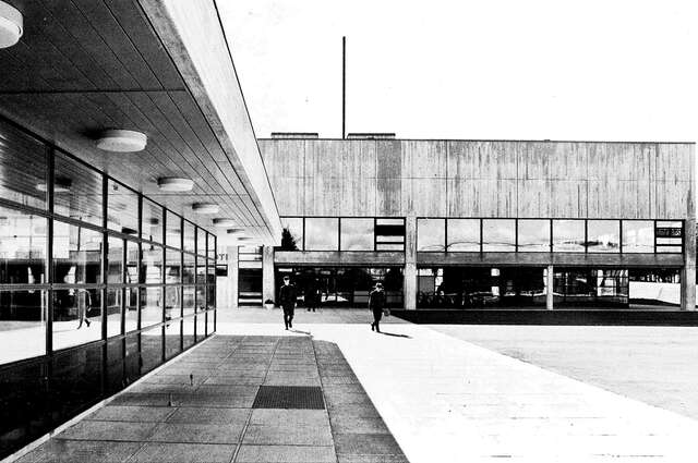View towards soldier's home's main entrance