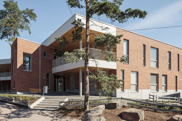 A large brick building