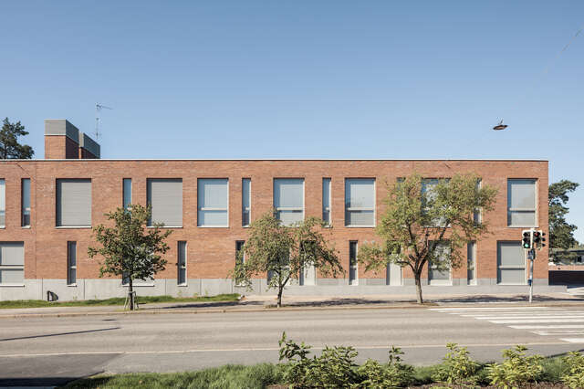 A large brick building