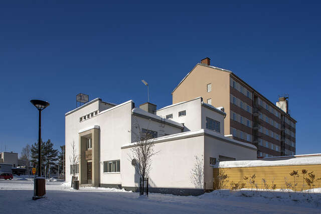 A photo of the police station in its current form as an art museum in Kajaani.