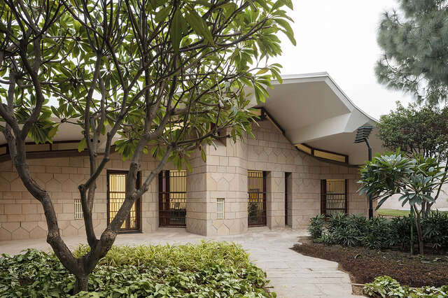 Path towards the building.