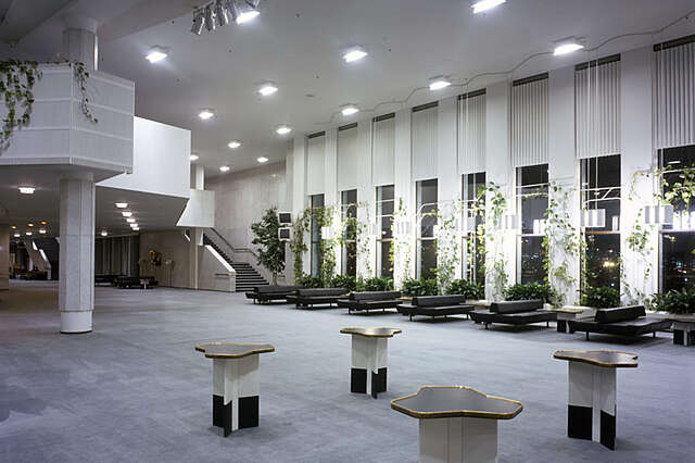 Finlandia talo konserttisalin lämpiö kuva maija holma alvar aalto museo 988x659