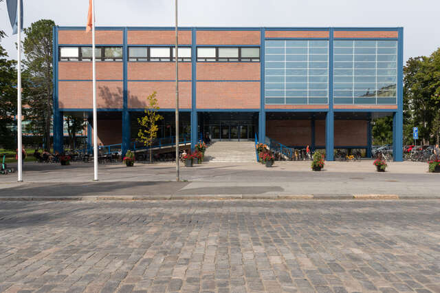 Kirjasto Riikka Mäkipelkola2 scaled