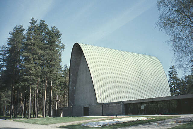 Façade of a Modernist funerary chapel