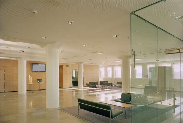 Luxurious entrance hall.