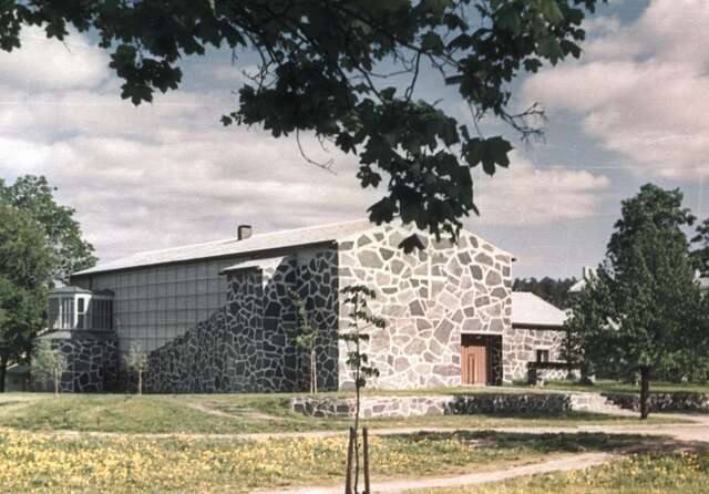 Lohja Parish Hall and its green surroundings