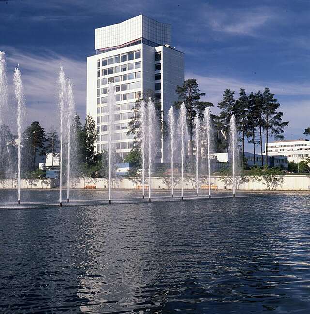 Office tower and its surroundings