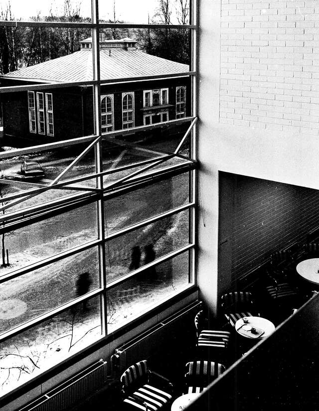 View from the 1st floor to Seminaarinkatu and Lounaispuisto.