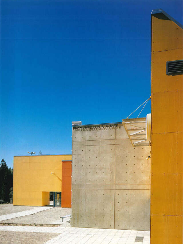 Classroom entrances divide the yard into sections