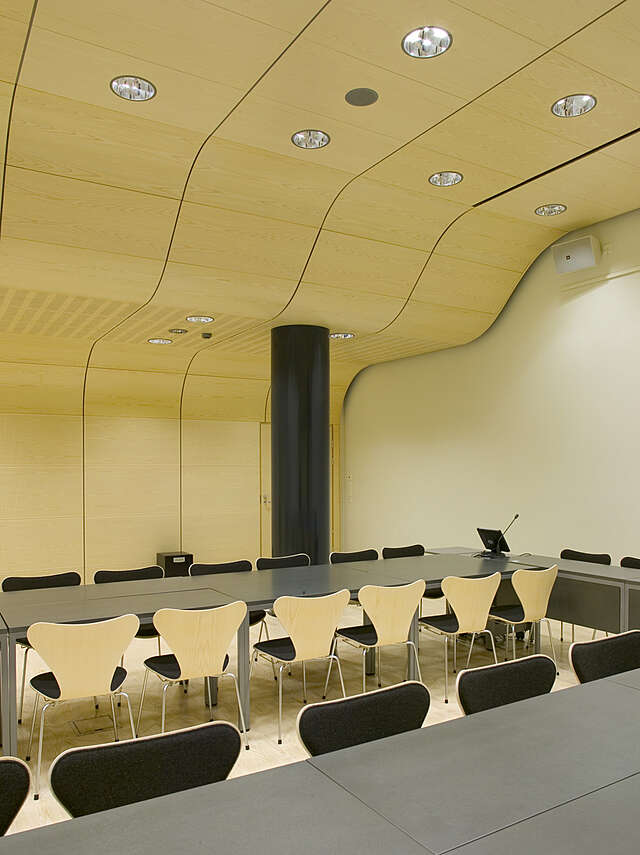 Lohjan pääkirjasto photo Voitto Niemelä 19 muokattu