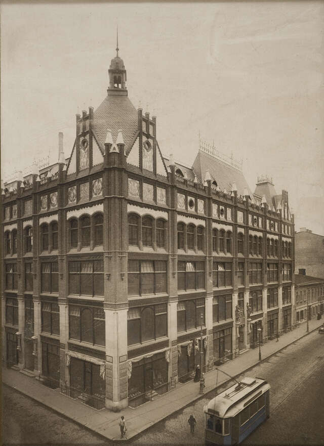 Lundqvist Commercial Building